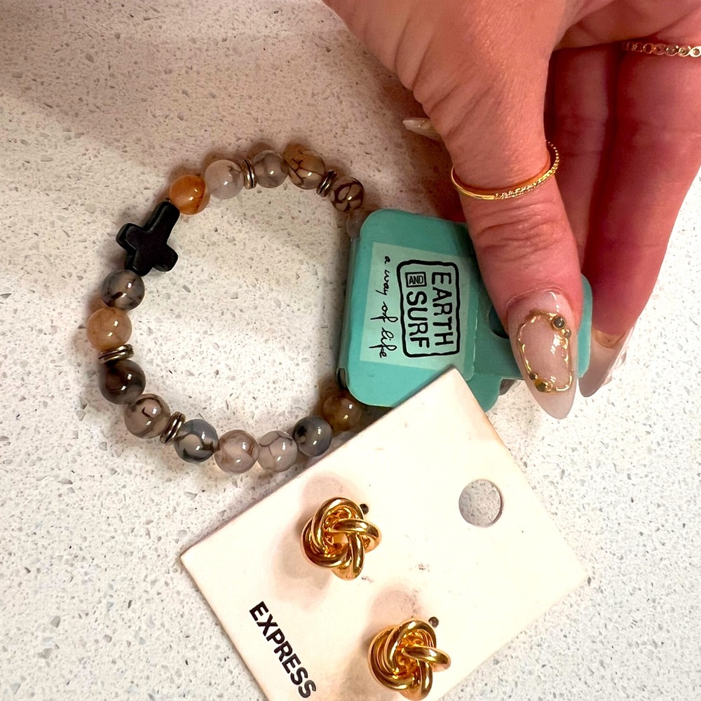 Bracelet and earrings bundle